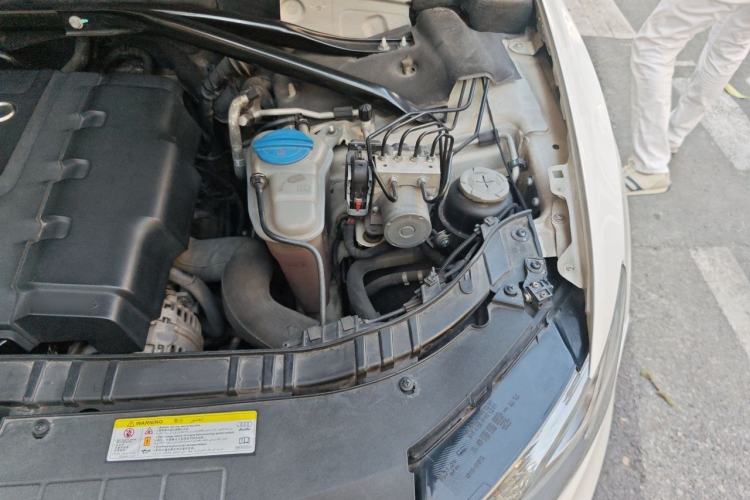 Used Audi Q5 2012 2.0TFSI Comfort Version Engine Bay Left