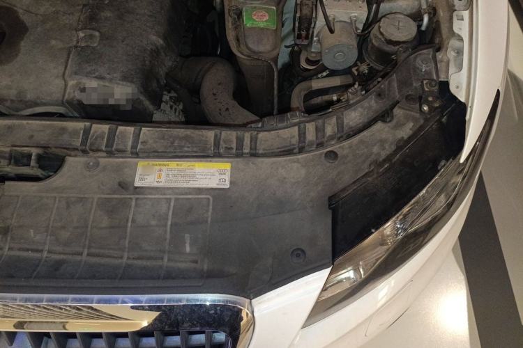 Used Audi Q5 2012 2.0TFSI Technology Model Engine Bay Left