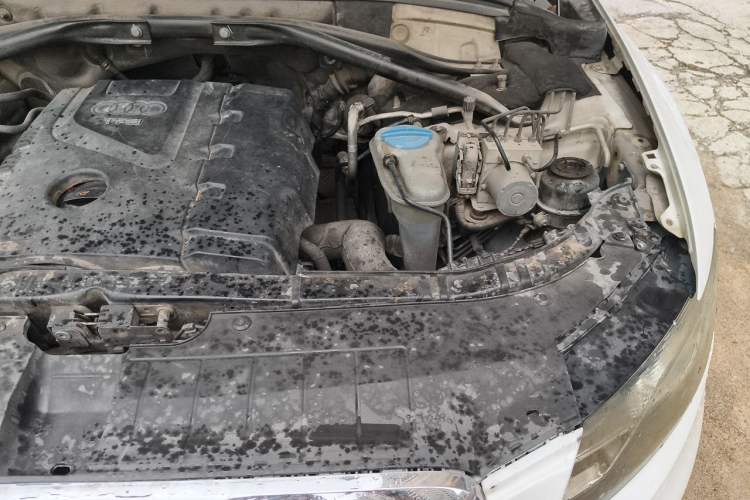 Used Audi Q5 2012 2.0TFSI Technology Model Engine Bay Left