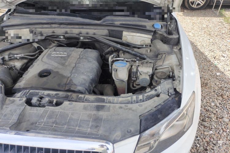 Used Audi Q5 2012 2.0TFSI Comfort Version Engine Bay Left