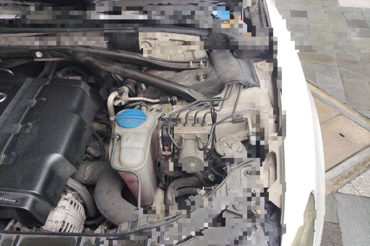 Used Audi Q5 2012 2.0TFSI Comfort Version Engine Bay Left