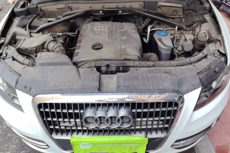 Used Audi Q5 2012 2.0TFSI Trendy Edition Engine Bay