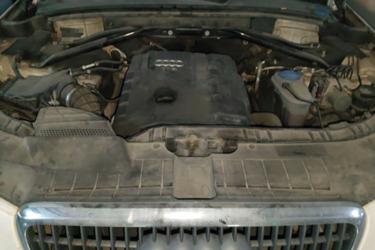 Used Audi Q5 2012 2.0TFSI Trendy Edition Engine Bay