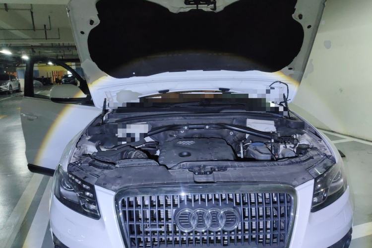 Used Audi Q5 2012 2.0TFSI Comfort Version Engine Bay