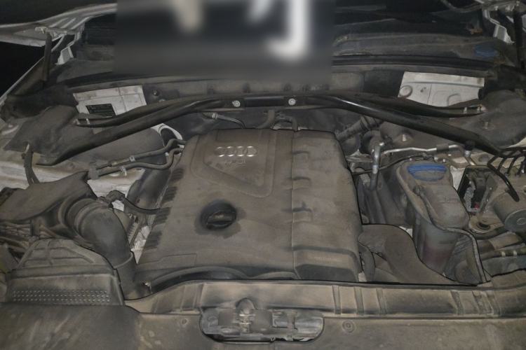Used Audi Q5 2012 2.0TFSI Comfort Version Engine Bay