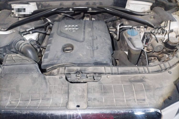 Used Audi Q5 2012 2.0TFSI Technology Model Engine Bay