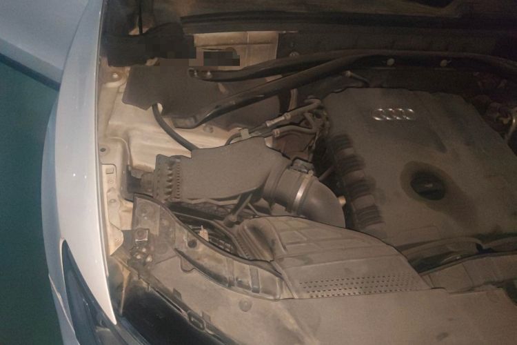 Used Audi Q5 2012 2.0TFSI Technology Model Engine Bay Right