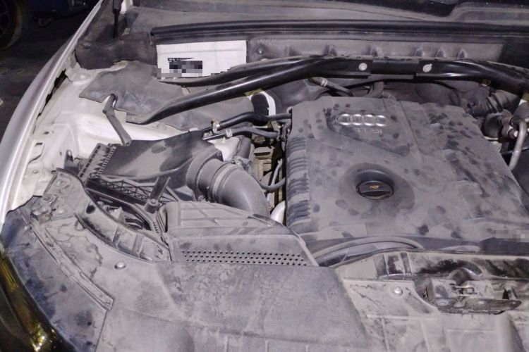 Used Audi Q5 2012 2.0TFSI Technology Model Engine Bay Right