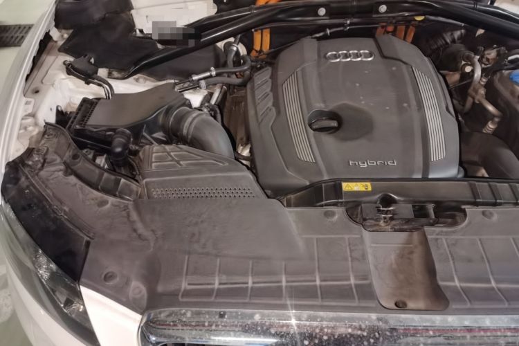 Used Audi Q5 2012 2.0TFSI hybrid Engine Bay Right