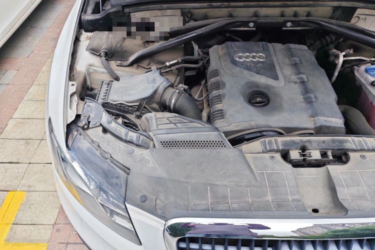 Used Audi Q5 2012 2.0TFSI Technology Model Engine Bay Right
