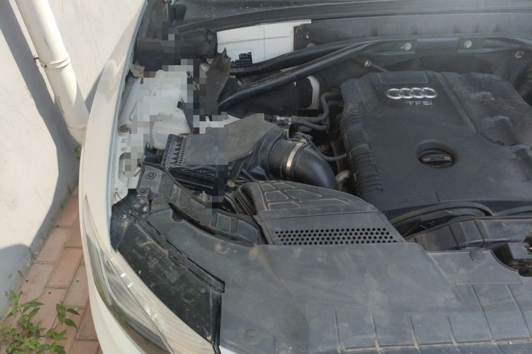 Used Audi Q5 2012 2.0TFSI Technology Model Engine Bay Right