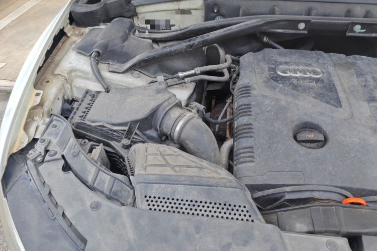 Used Audi Q5 2012 2.0TFSI Technology Model Engine Bay Right
