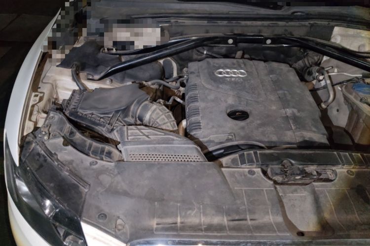 Used Audi Q5 2012 2.0TFSI Technology Model Engine Bay Right