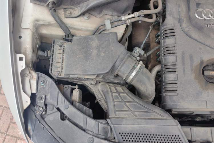 Used Audi Q5 2012 2.0TFSI Trendy Edition Engine Bay Right