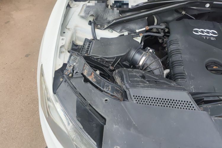 Used Audi Q5 2012 2.0TFSI Technology Model Engine Bay Right
