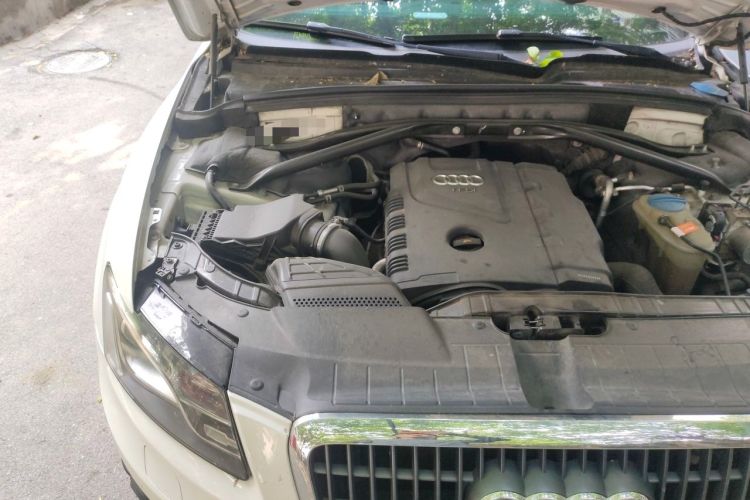Used Audi Q5 2012 2.0TFSI Technology Model Engine Bay Right