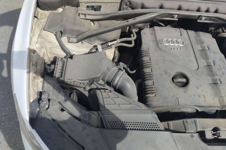 Used Audi Q5 2012 2.0TFSI Technology Model Engine Bay Right