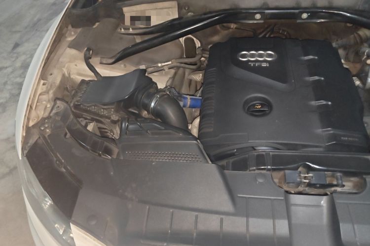 Used Audi Q5 2012 2.0TFSI Technology Model Engine Bay Right