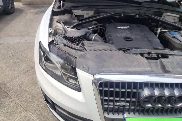 Used Audi Q5 2012 2.0TFSI Comfort Version Engine Bay Right