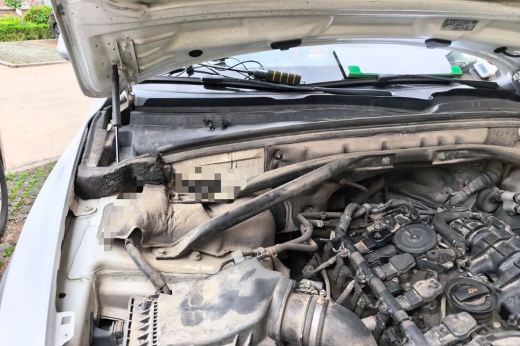Used Audi Q5 2012 2.0TFSI Technology Model Engine Bay Right
