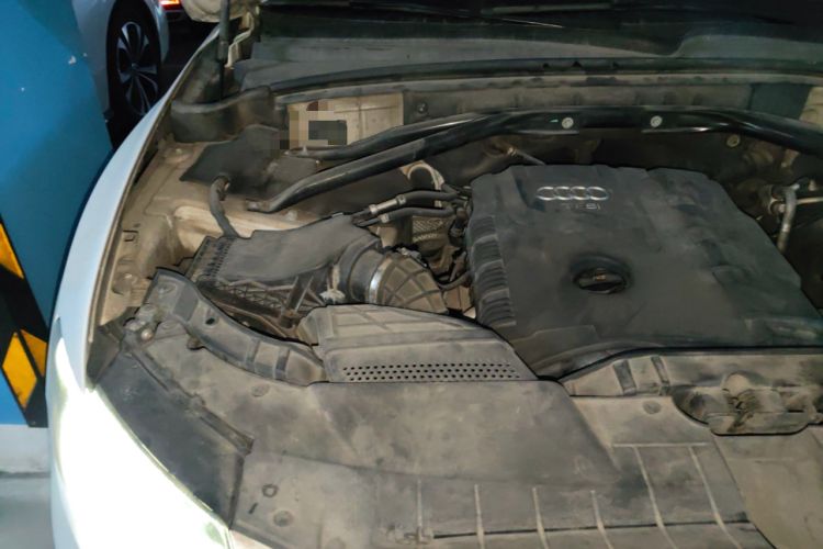 Used Audi Q5 2012 2.0TFSI Trendy Edition Engine Bay Right
