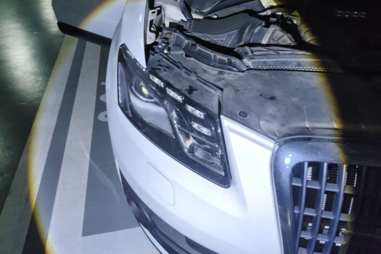 Used Audi Q5 2012 2.0TFSI Comfort Version Engine Bay Right