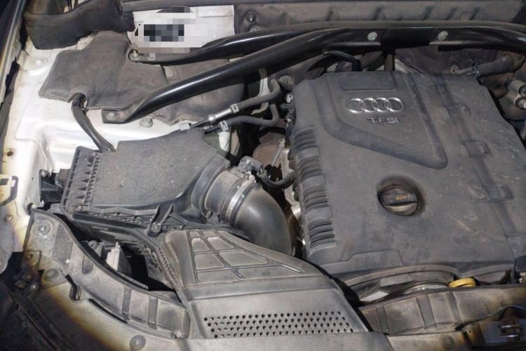 Used Audi Q5 2012 2.0TFSI Technology Model Engine Bay Right