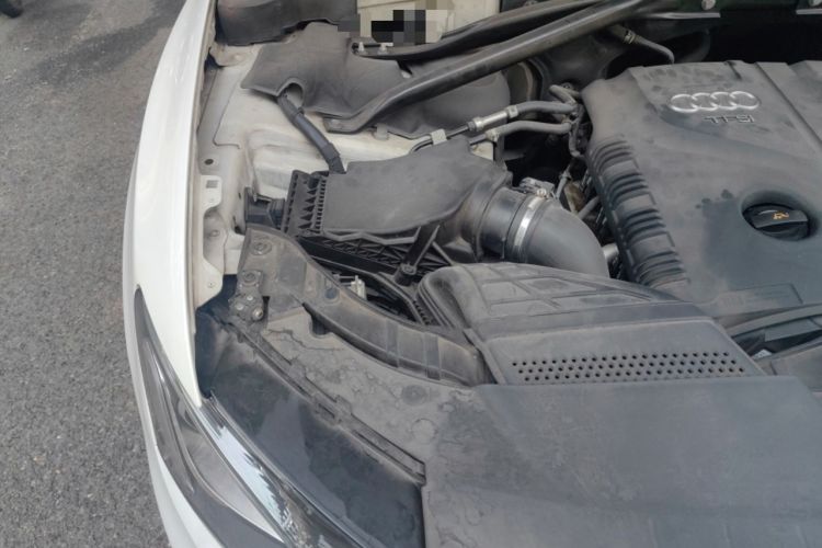 Used Audi Q5 2012 2.0TFSI Technology Model Engine Bay Right