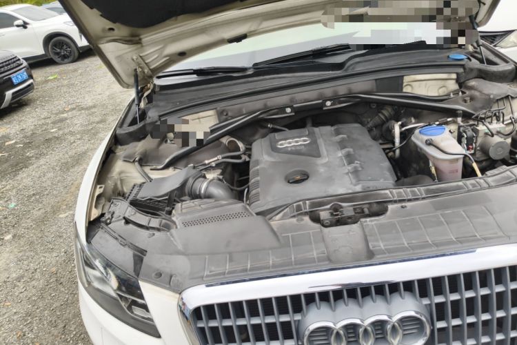 Used Audi Q5 2012 2.0TFSI Technology Model Engine Bay Right