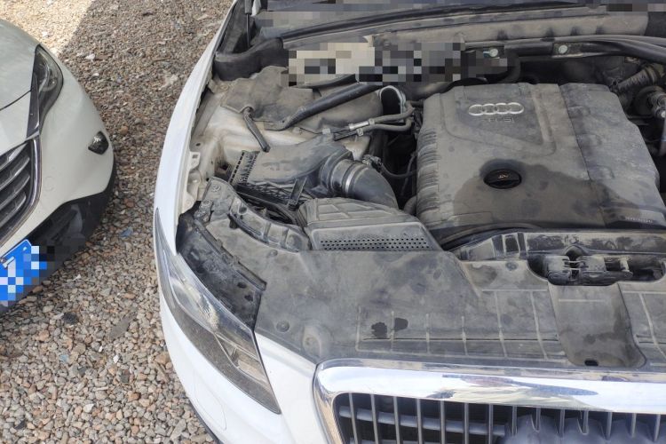 Used Audi Q5 2012 2.0TFSI Comfort Version Engine Bay Right