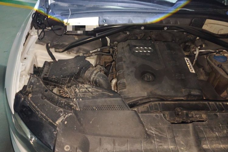 Used Audi Q5 2012 2.0TFSI Technology Model Engine Bay Right