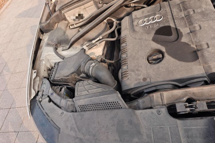 Used Audi Q5 2012 2.0TFSI Trendy Edition Engine Bay Right