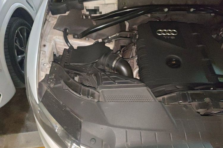 Used Audi Q5 2012 2.0TFSI Luxury Edition Engine Bay Right