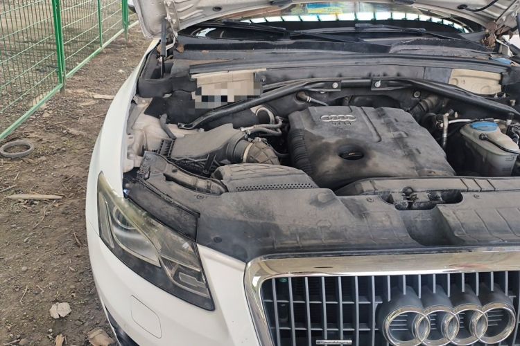 Used Audi Q5 2012 2.0TFSI Comfort Version Engine Bay Right