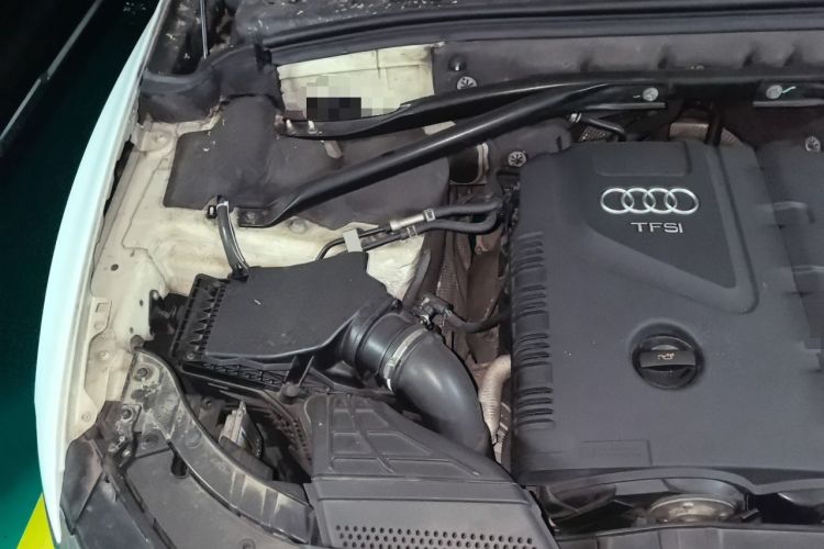 Used Audi Q5 2012 2.0TFSI Technology Model Engine Bay Right
