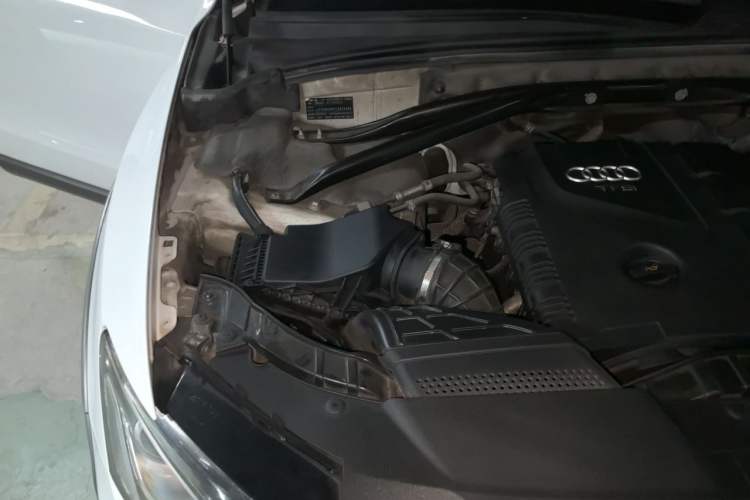 Used Audi Q5 2012 2.0TFSI Luxury Edition Engine Bay Right