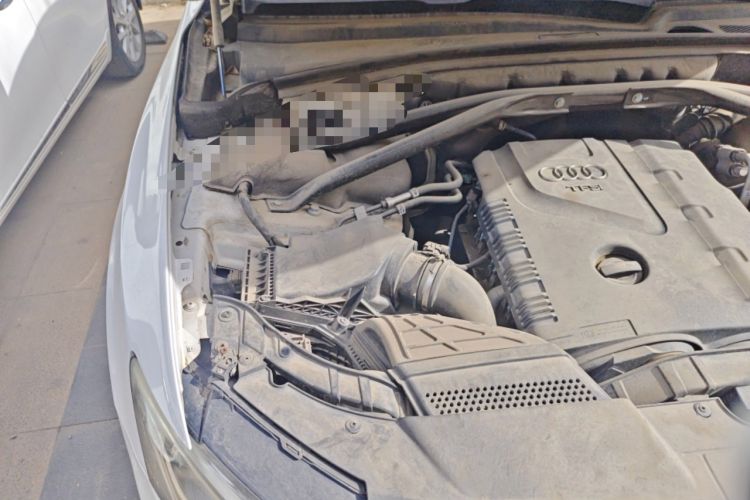 Used Audi Q5 2012 2.0TFSI Technology Model Engine Bay Right