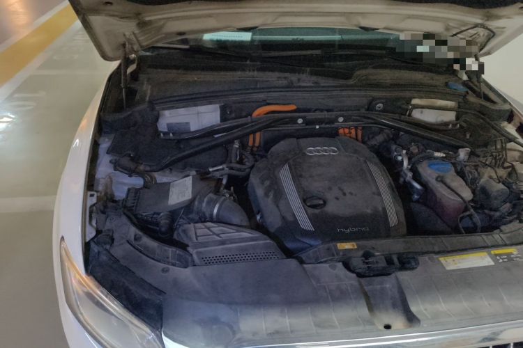 Used Audi Q5 2012 2.0TFSI hybrid Engine Bay Right