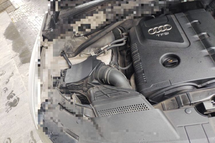 Used Audi Q5 2012 2.0TFSI Comfort Version Engine Bay Right