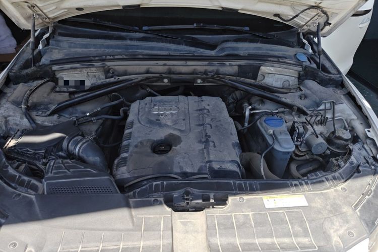 Used Audi Q5 2012 2.0TFSI Technology Model Engine Bay