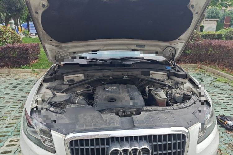 Used Audi Q5 2012 2.0TFSI Technology Model Engine Bay