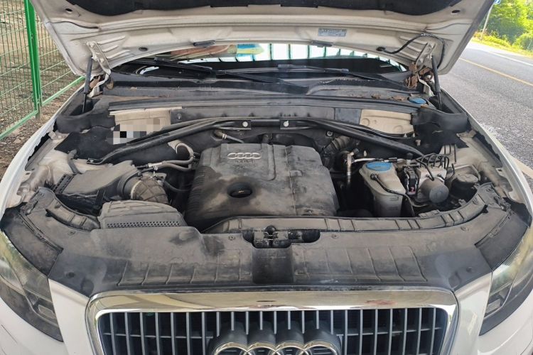 Used Audi Q5 2012 2.0TFSI Comfort Version Engine Bay