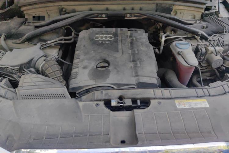 Used Audi Q5 2012 2.0TFSI Technology Model Engine Bay