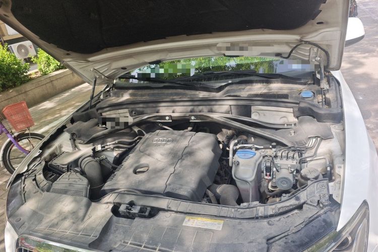 Used Audi Q5 2012 2.0TFSI Comfort Version Engine Bay