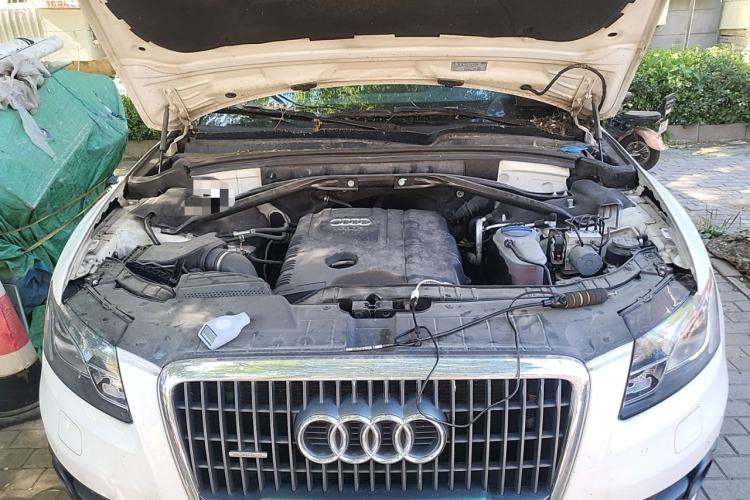 Used Audi Q5 2012 2.0TFSI Comfort Version Engine Bay