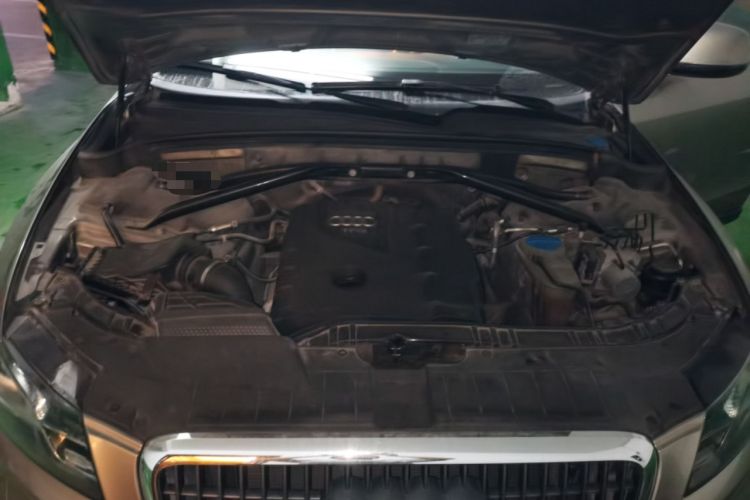 Used Audi Q5 2012 2.0TFSI Comfort Version Engine Bay