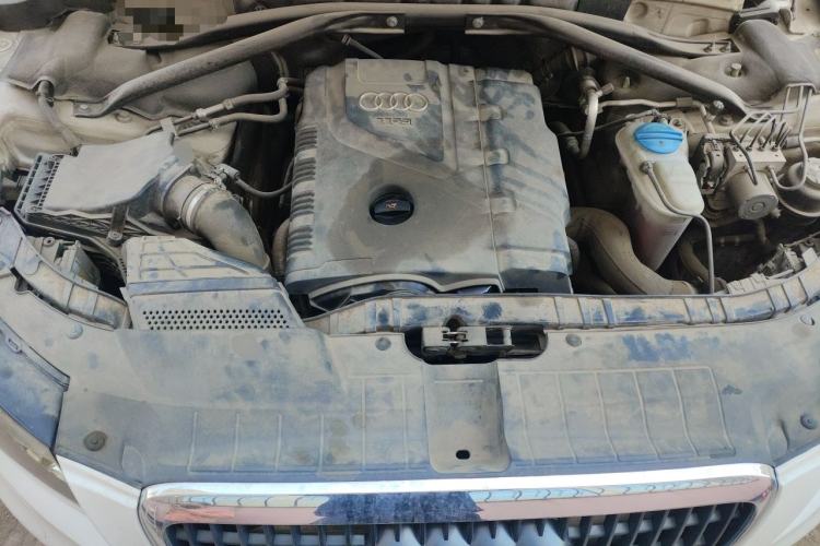 Used Audi Q5 2012 2.0TFSI Technology Model Engine Bay