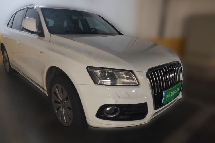 Used Audi Q5 2012 2.0TFSI hybrid Front Right 45 Deg