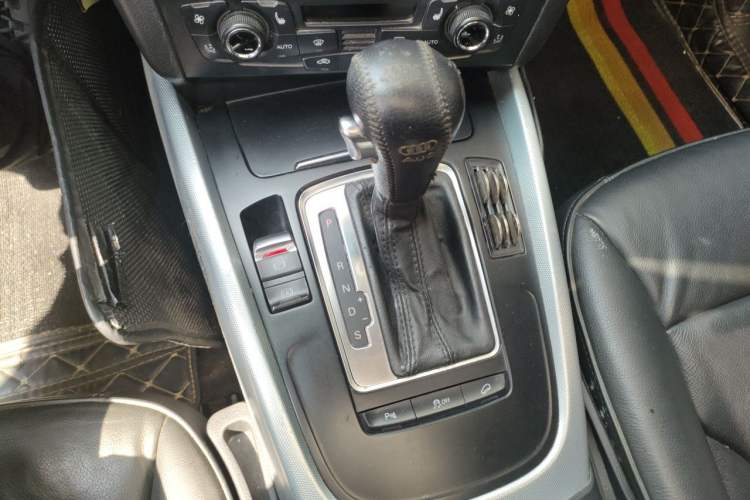 Used Audi Q5 2012 2.0TFSI Technology Model Gear Lever