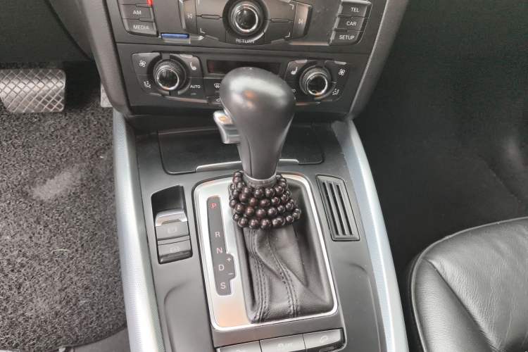 Used Audi Q5 2012 2.0TFSI Technology Model Gear Lever